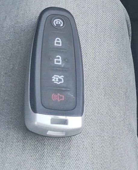 Car key and key fob cut by Lock City